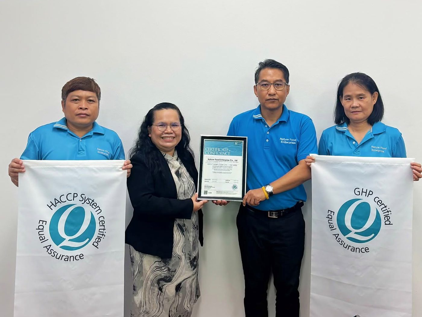 ผู้บริหารรับใบรับรอง HACCP System และ GHP จาก Equal Assurance (Thailand)